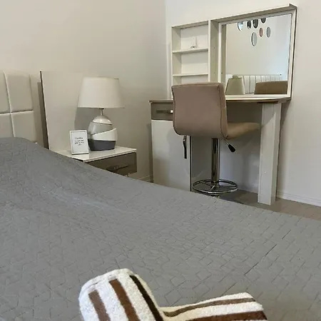 דירה Mak מוסטר